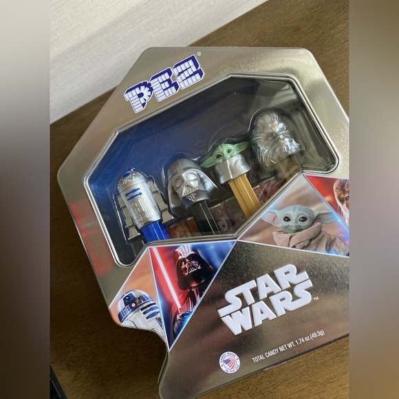 PEZ Star Wars Disney Tin - Picture 3 of 3